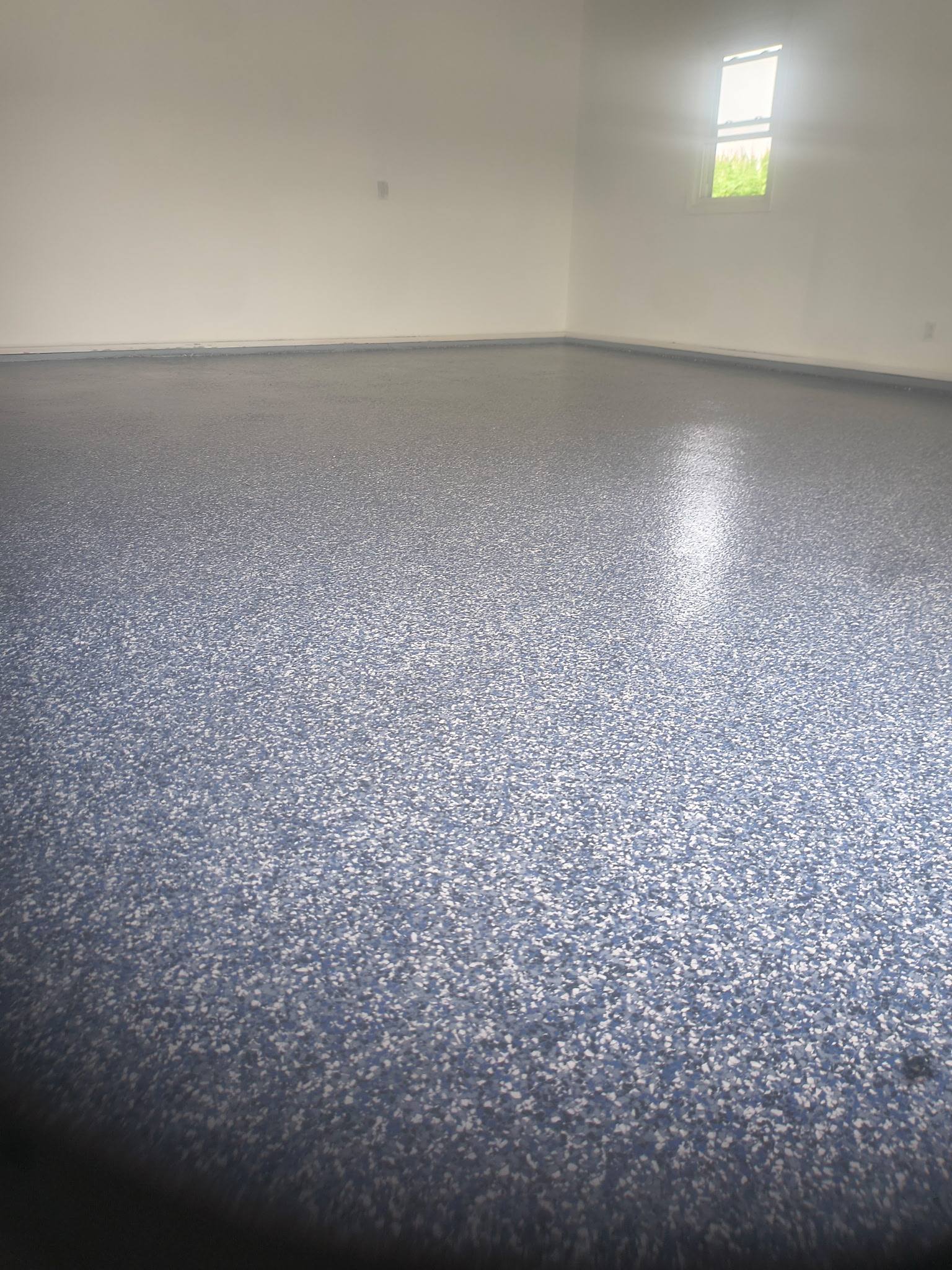 Epoxy flake garage floor coating