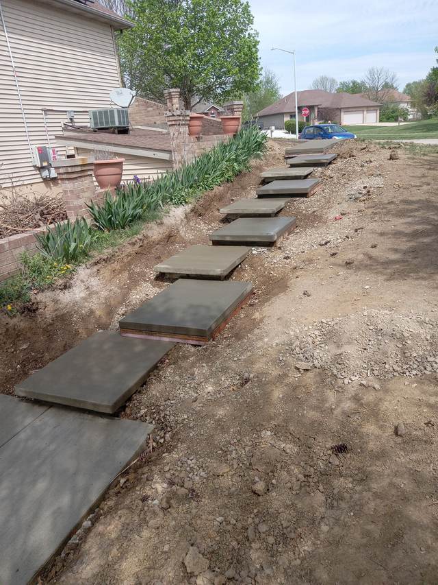 Custom concrete stepping-pad walkway